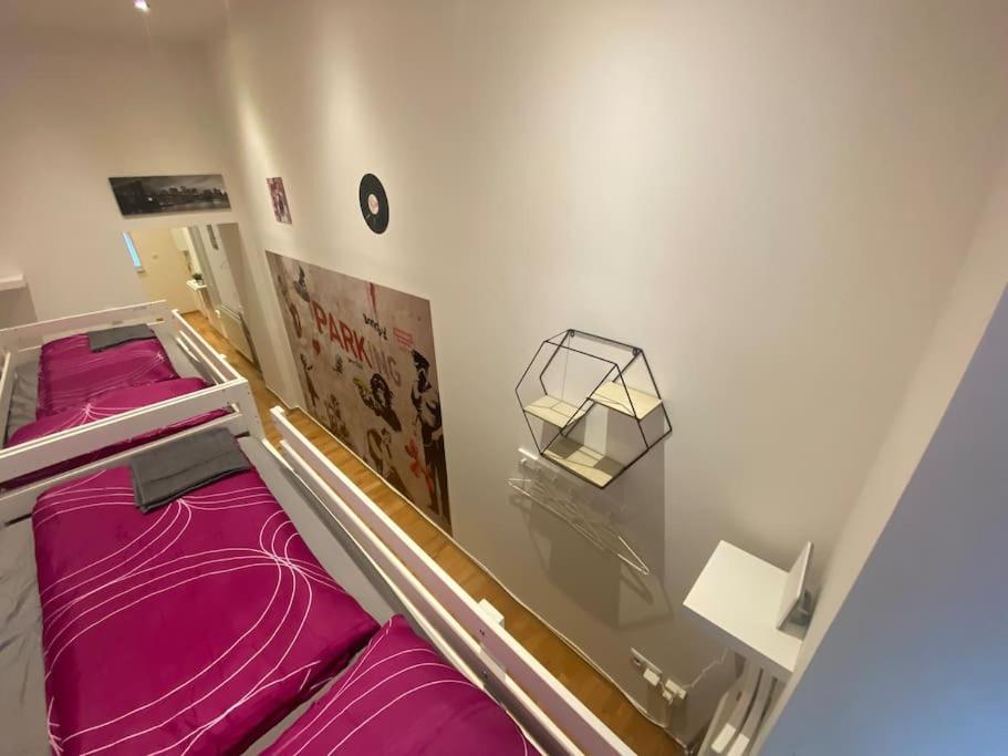 Cozy Appartm With + Airport/City Center Connection Apartman Bécs Kültér fotó