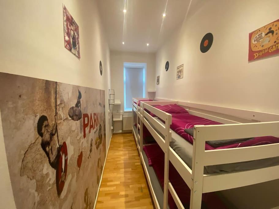 Cozy Appartm With + Airport/City Center Connection Apartman Bécs Kültér fotó