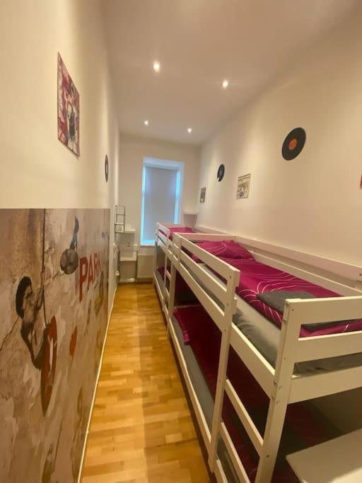 Cozy Appartm With + Airport/City Center Connection Apartman Bécs Kültér fotó