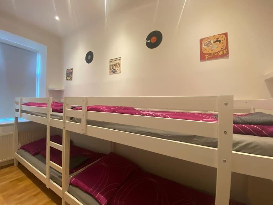 Cozy Appartm With + Airport/City Center Connection Apartman Bécs Kültér fotó